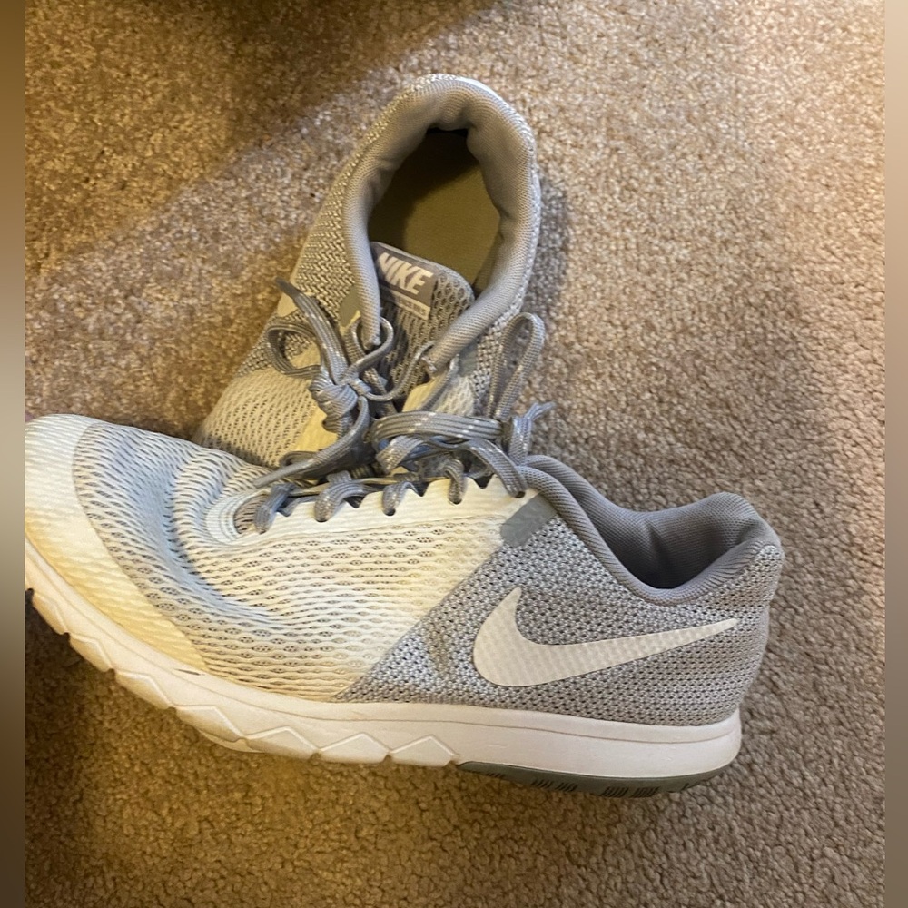 Nike flex women’s sneakers